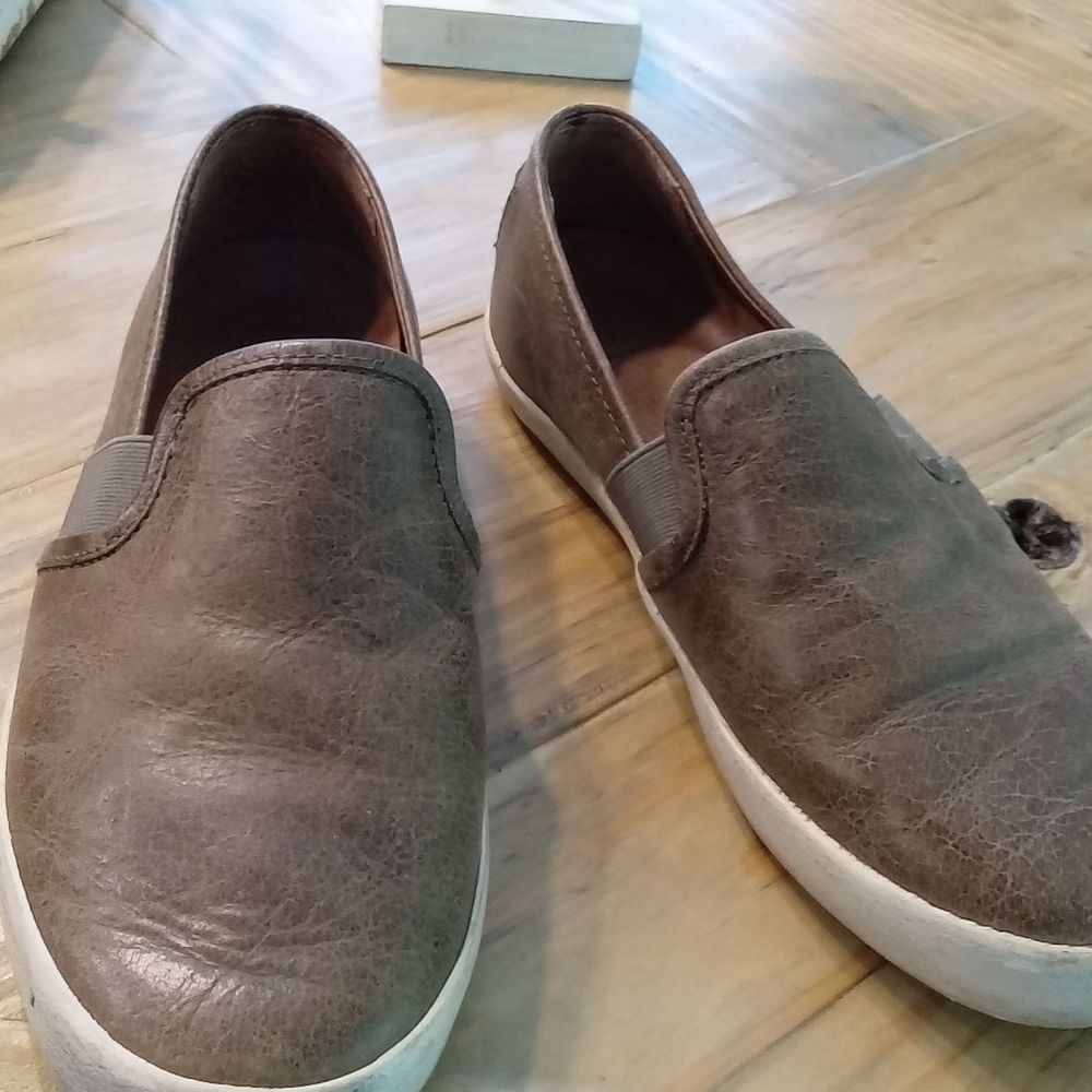 Frye Dylan Ash Brown Distressed Leather Slip-On Sneakers Size 7.5